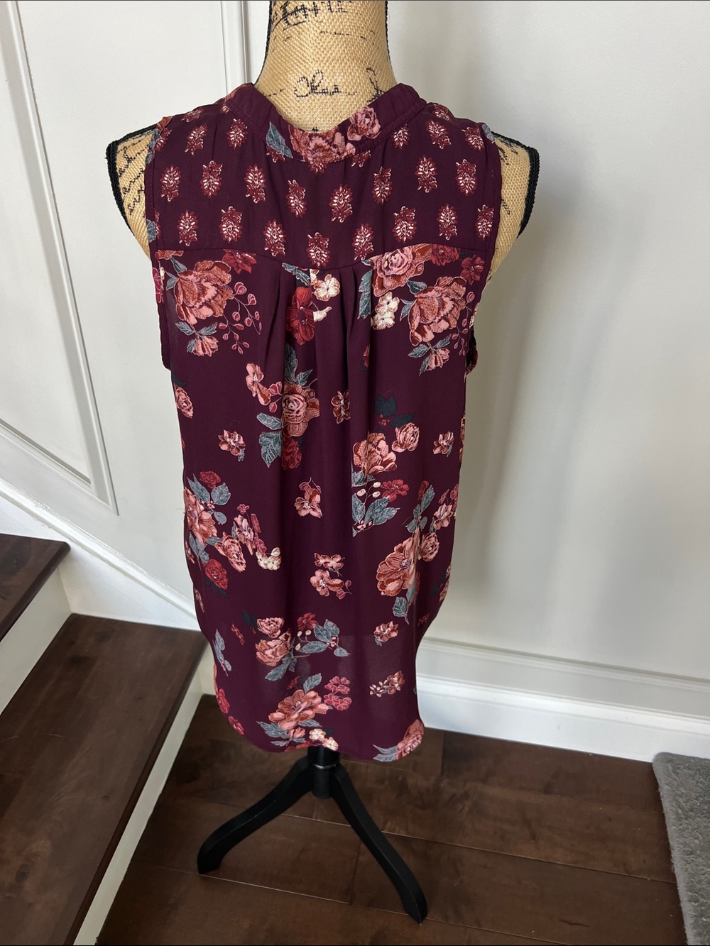 Xhilaration Burgundy Floral V-Neck Sleeveless Camisole xl - Picture 4 of 6